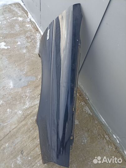Крыло переднее правое черное LADA Priora 2012