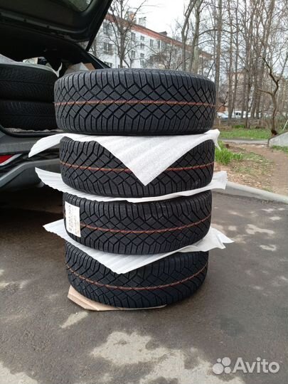 Continental ContiVikingContact 7 225/60 R18 104T