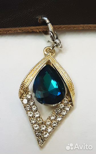 Ошейник для кошки кожаный с подвеской