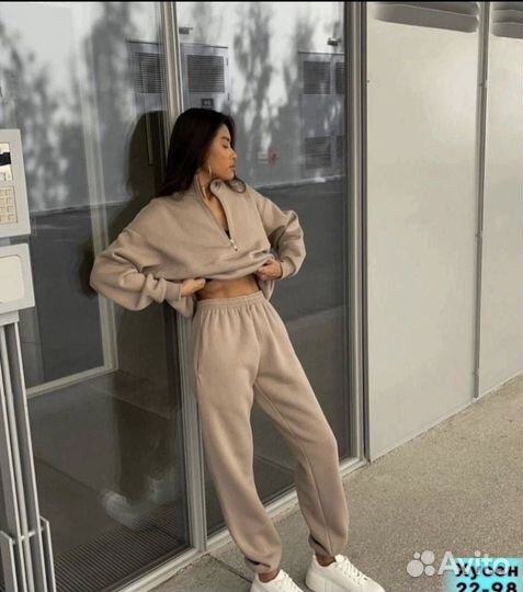 Спортивный костюм женский