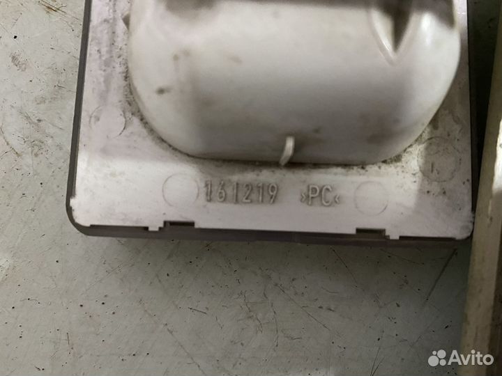 Плафон салонный Land Rover