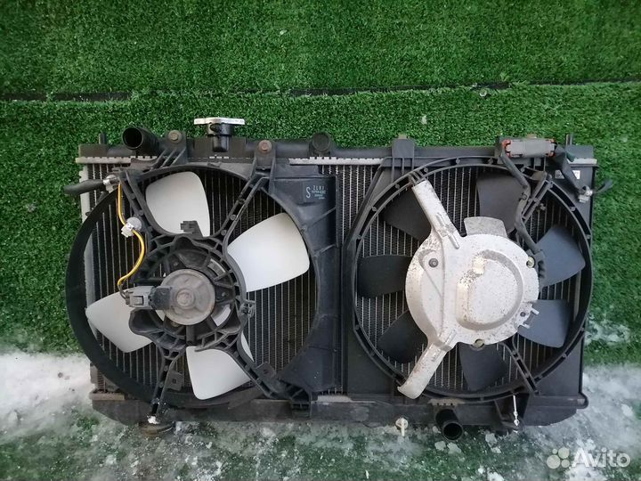 Радиатор охлаждения Mazda Familia BJ5W BJ5P МКПП