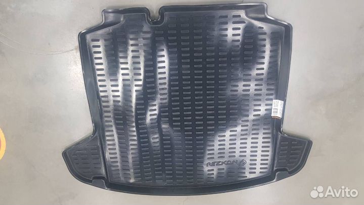 Коврики в багажник Renault Duster 4x4 15