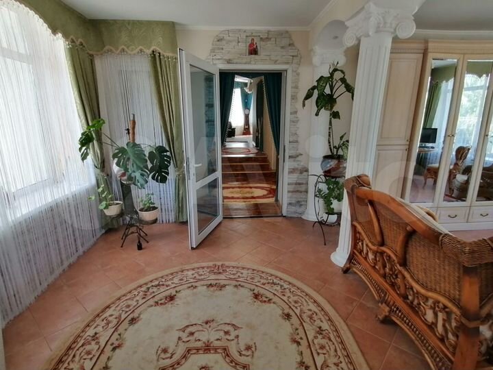 Коттедж 416 м² на участке 16 сот.