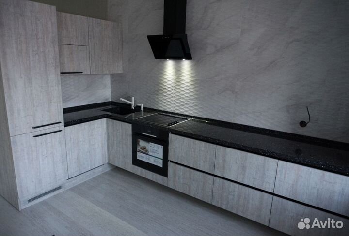 Кухня парящая с подсветкой