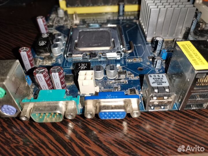 Материнская плата socket 775 + Core 2 quad + 4Gb R