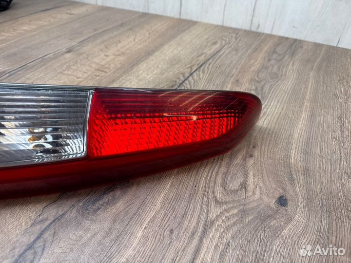 Фонарь правый Volvo V70 SW 2.4 B5244S 2003