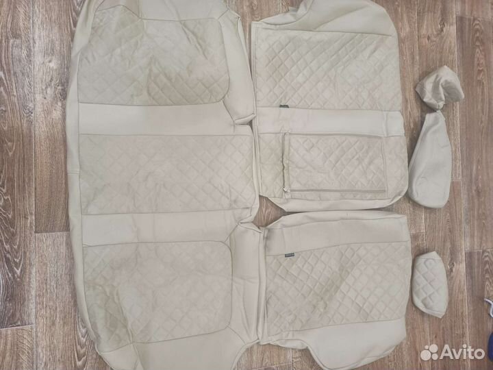 Автомобильные чехлы на весту