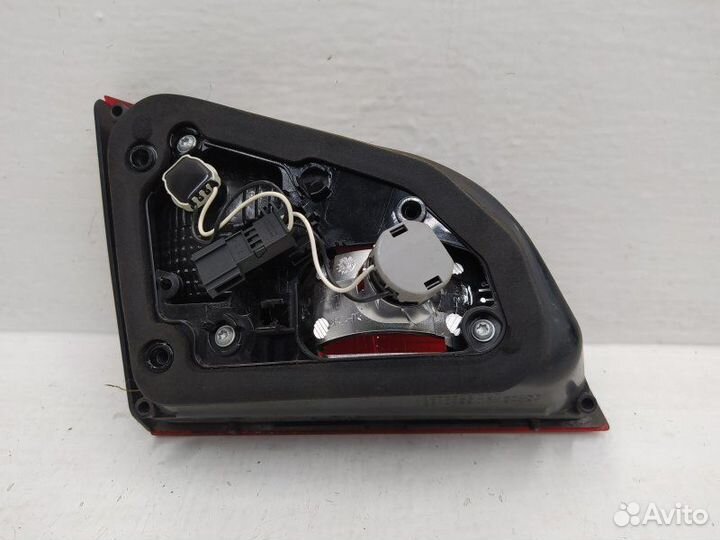 Фонарь крышки багажника правый