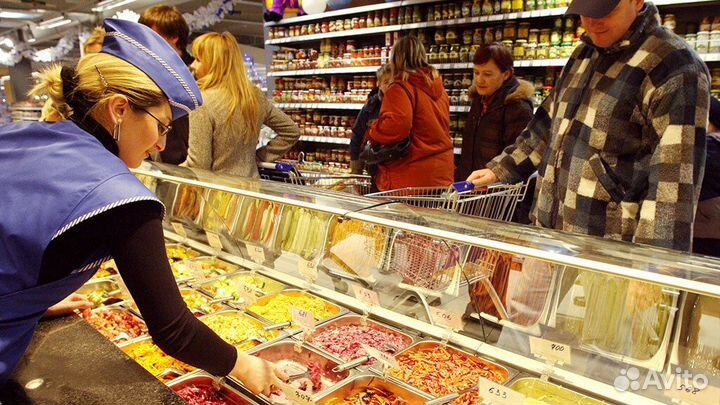 Продавец за прилавок. Челябинск