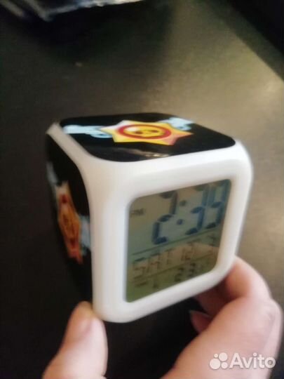 Часы будильник бравл