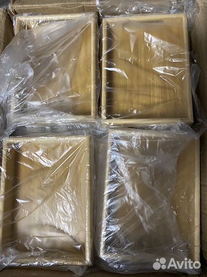 Деревянный поднос с бортиками