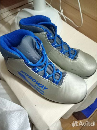 Лыжные ботинки