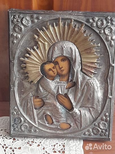 Старинная икона. Богородица. Владимирская