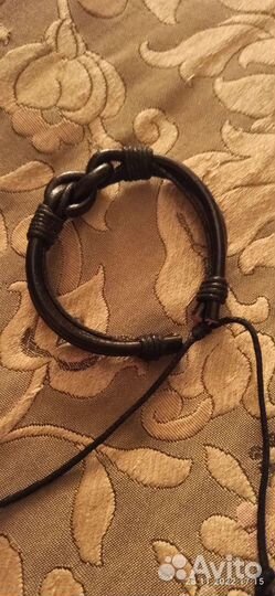 Кожаный браслет