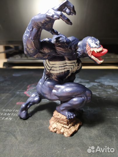 Фигурка Веном