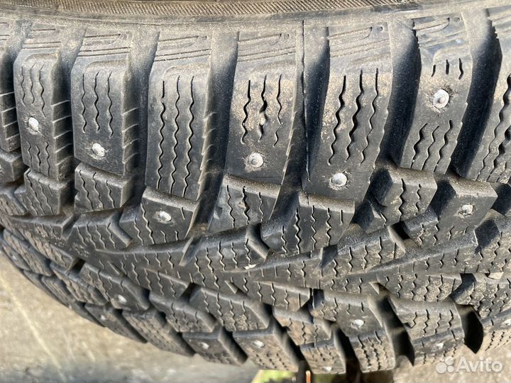 Maxxis ArcticTrekker NP3 215/55 R16 97T