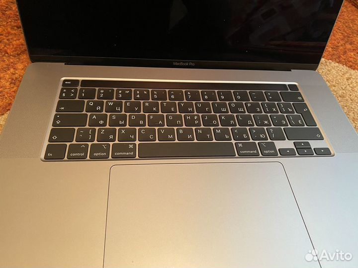 Apple MacBook Pro 16