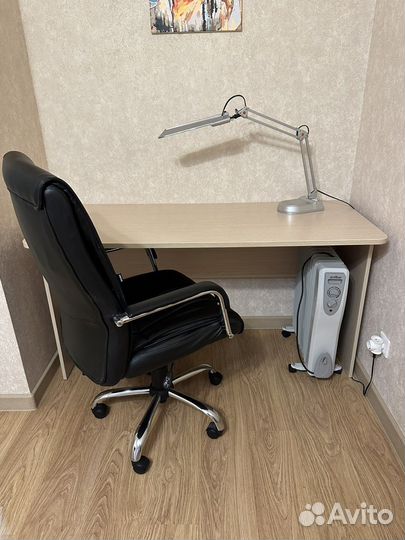 Продается стол письменный и стул