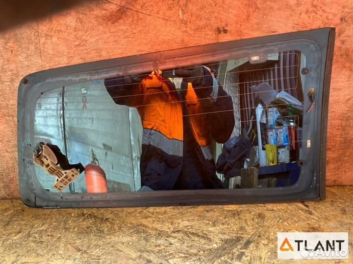 Стекло собачника задняя левая nissan serena