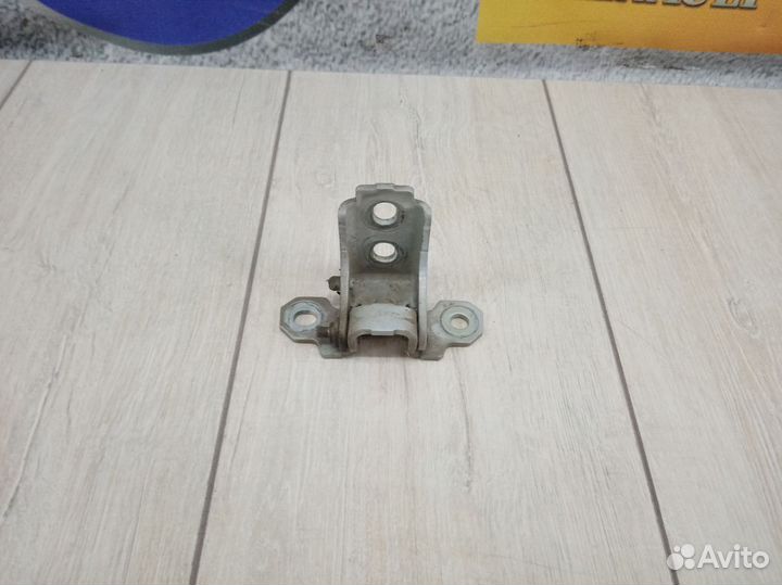 Петля двери Renault fluence Лев, Прав