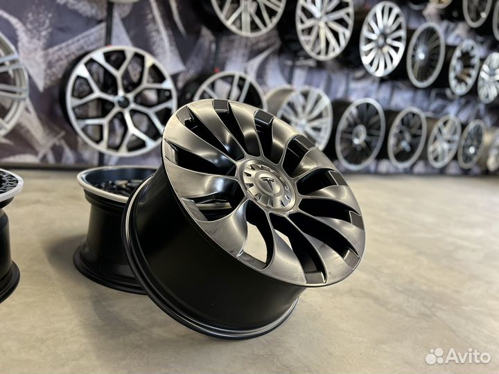 Диски Tesla 9.5x19 5x114.3 ET45