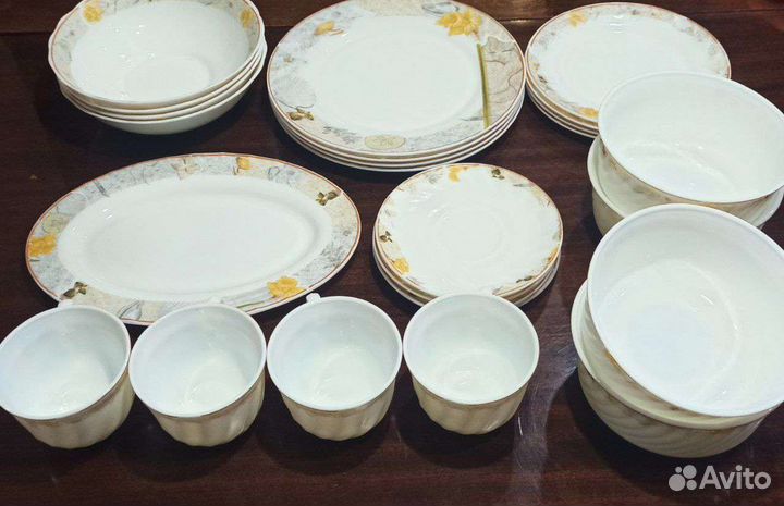 Чай, десерт, тарелки, чашки, посуда, чаепитие