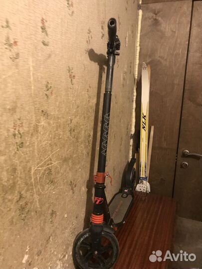 Продам самокат, регулируется высота, складывается