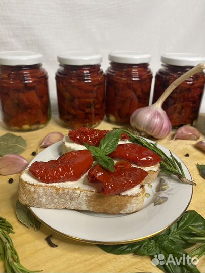 Вяленные томаты в оливковом масле