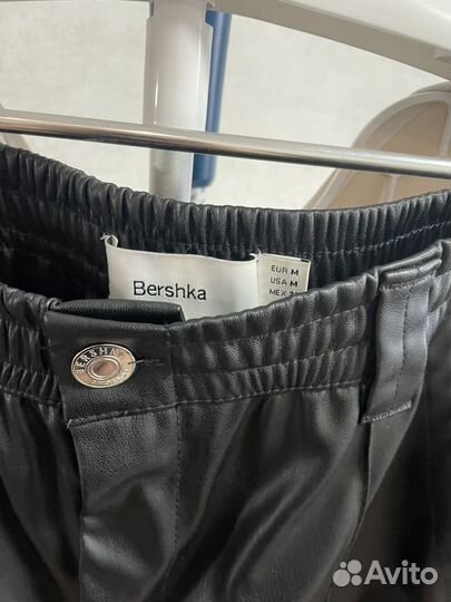 Кожаные брюки bershka