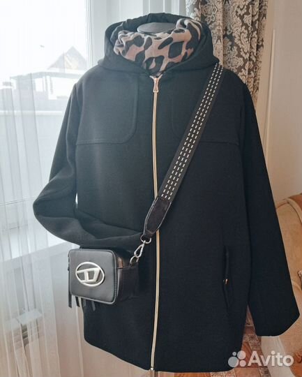 Брендовая драповая куртка 62 размера