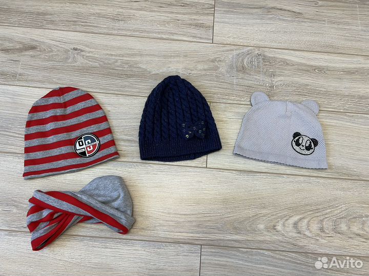 Шапки для девочки набором