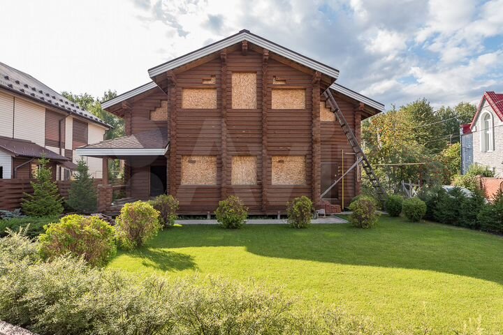 Дом 264 м² на участке 7,8 сот.