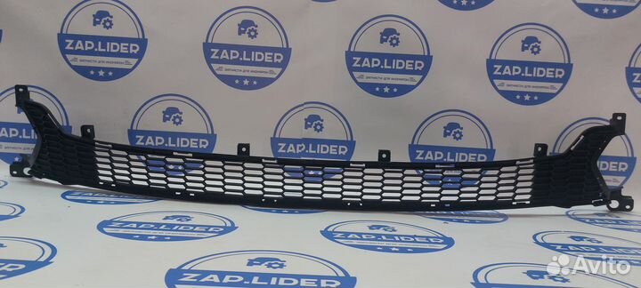 Решетка в бампер нижняя Kia Ceed 2 JD 2012-15
