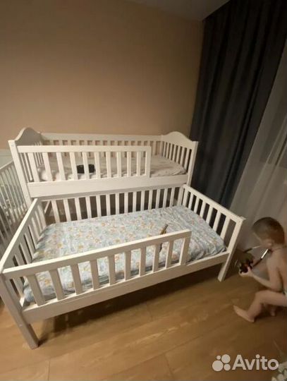 Детская кровать для двоих из массива сосны