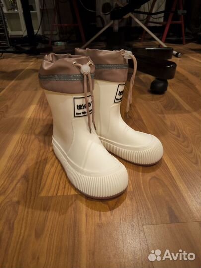 Женские резиновые сапоги