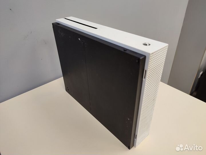 Игровая приставка xbox one s 500Gb (Заводской)