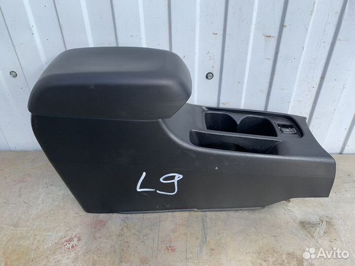Подлокотник Митцубиси Лансер 9