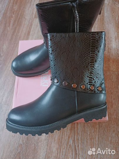 Ботинки женские 37 размер новые