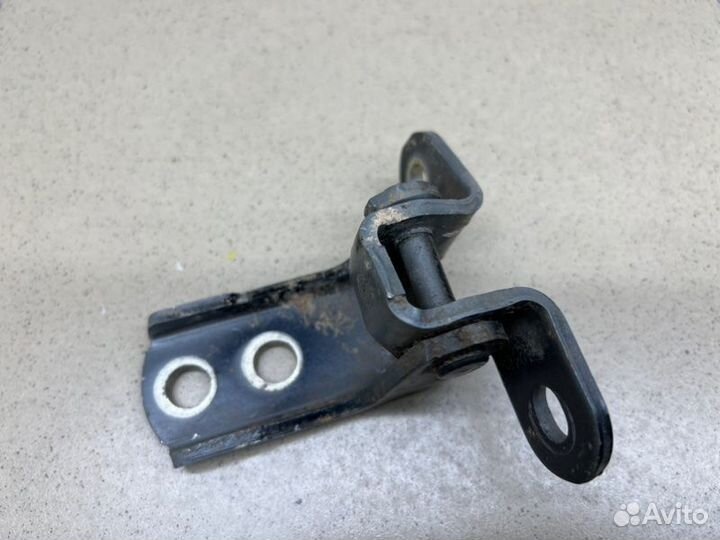 Петля двери передней левая Toyota Rav4 2006-2012