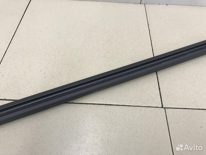 Уплотнитель (внутри) Polo (Sed RUS) 2011