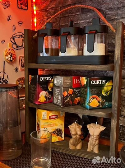 Полка настенная из массива