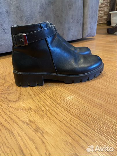 Ботинки женские