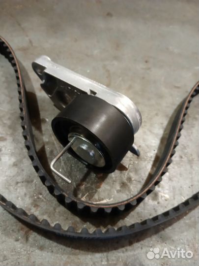 Ремень грм и ролик Форд,Мазда