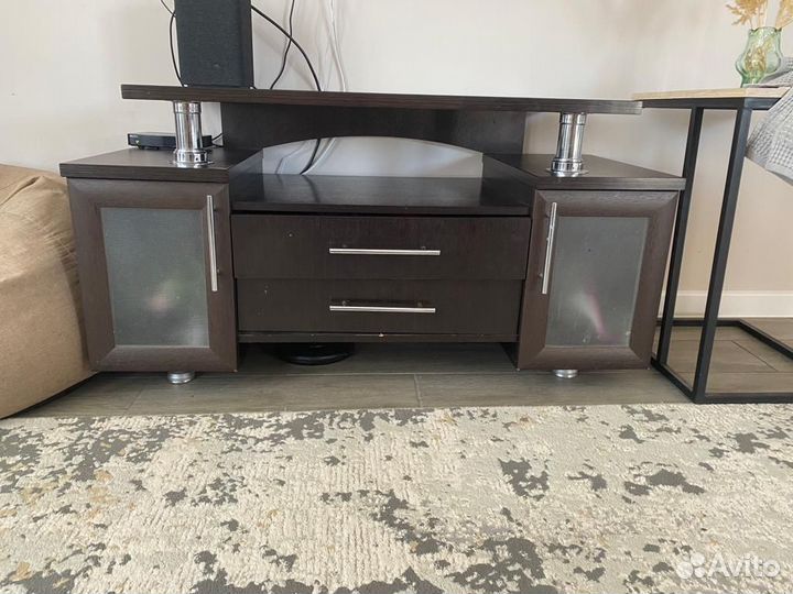 Тумба под телевизор