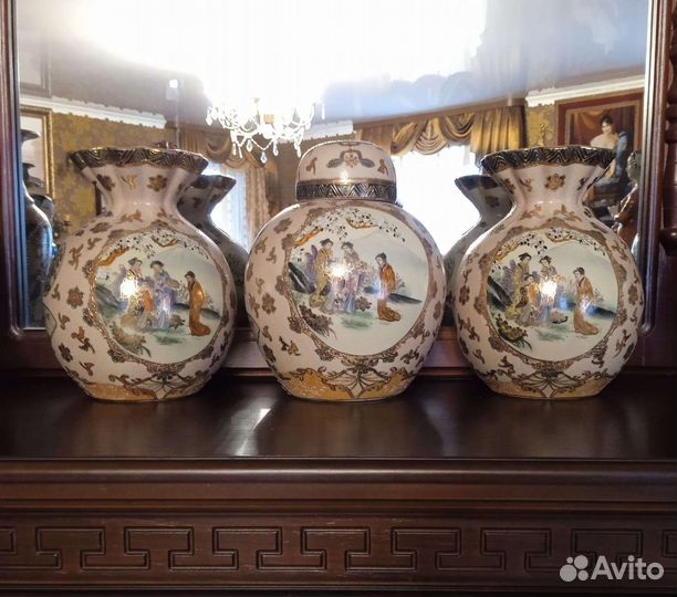 Старинные фарфоровые вазы