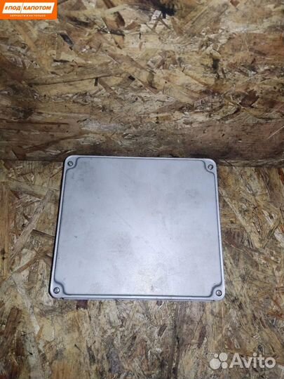 Блок управления двигателем Toyota 89661-52E50