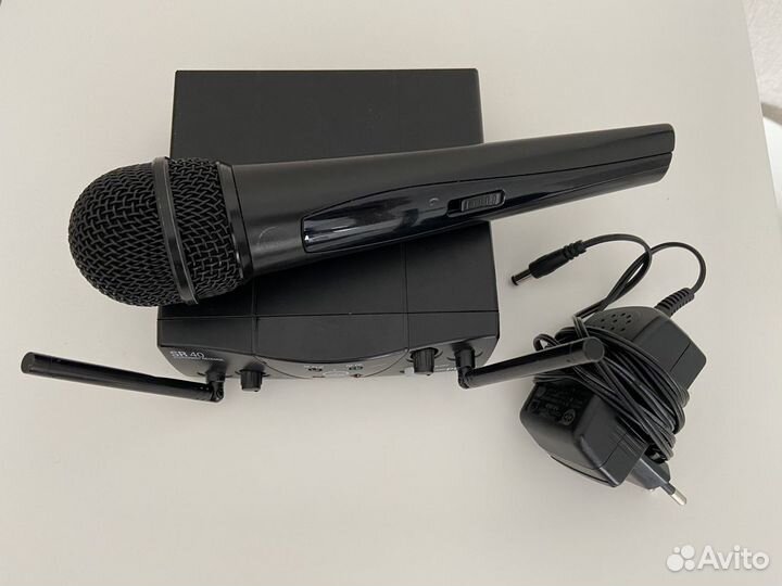 Радиомикрофон AKG SR 40 mini 2