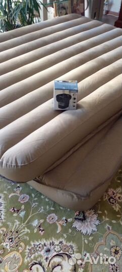 Надувной матрас кровать с насосом. Б/у