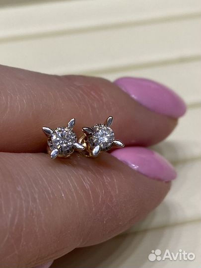 Золотые пусеты с якутскими бриллиантами 0.26ct